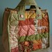Quilted flower bag - side A par PatchworkPottery