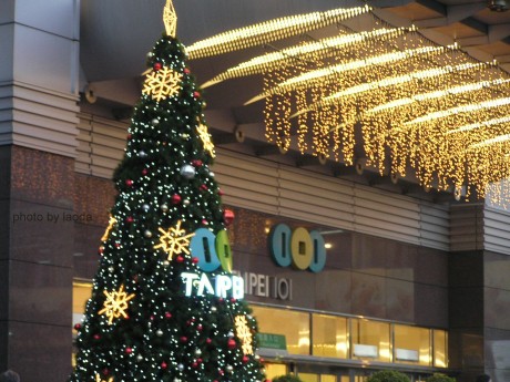 101門口的聖誕樹