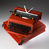 Valentine portable typewriter/ヴァレンタイン・ポータブル・タイプライター