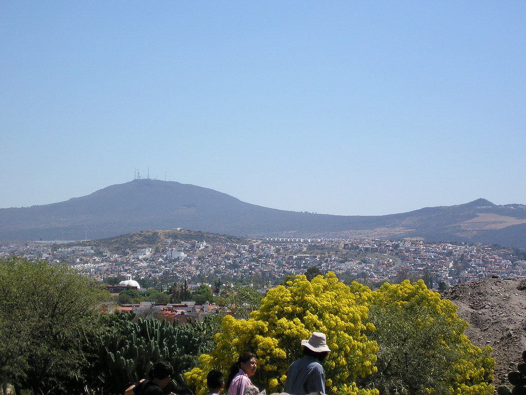 : panoramic view from base of El Cerrito pyramid