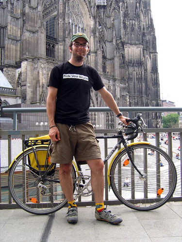 Mark with his Surly before the Kölner Dom