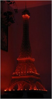 eiffel tower made from matchsticks