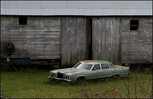 barn and car4