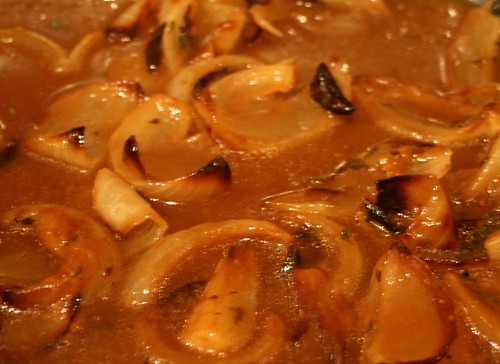Roasted Onion and Thyme Gravy