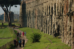 Sunday afternoon at the aqueducts - by leosagnotti