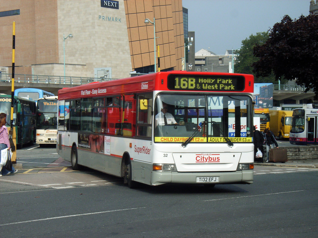 Plymouth Citybus 032 T132EFJ