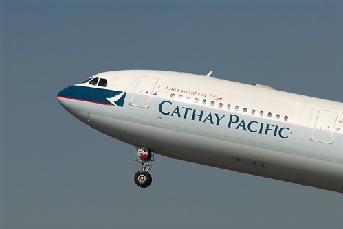 Lin.y.c 拍攝的 Cathay Pacific A330-300 B-HLF。
