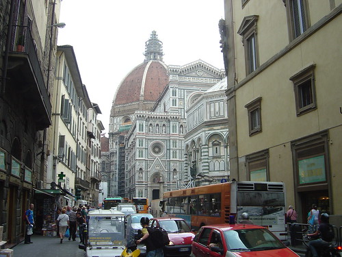 Emergence of Duomo, Florence.JPG