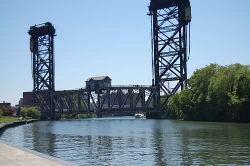 Ping Tom Park - Chicago River Bridge