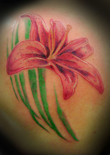 lily. shoulder. stargazer. tattoo
