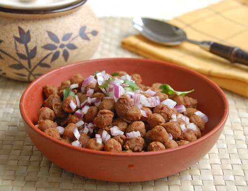 kabuli chana masala recipe. 1 cup chickpeas (kabuli chana)