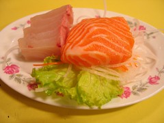 生魚片（紅魽、鮭魚）
