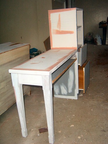 The slim computer table
