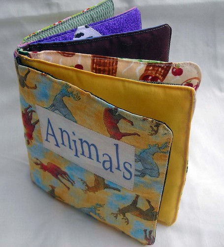 Soft Fabric Animal book　ふわふわの柔らかい本