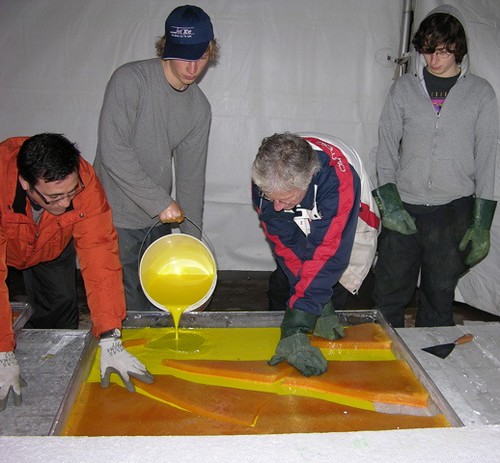 Pouring yellow in the tent