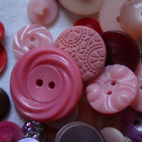 oh the pink buttons