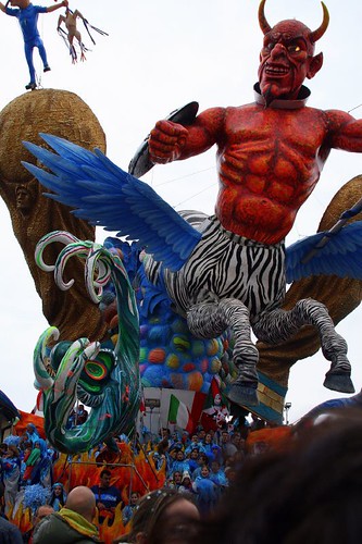 Flying Devil Zebra float with Muchian Side Figures