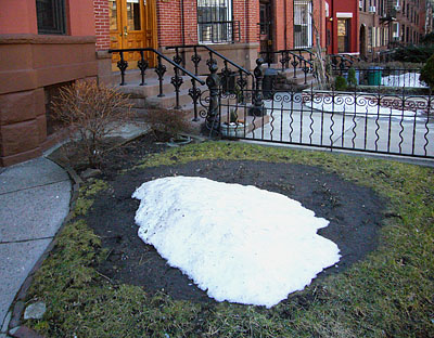 Snowpile, 3rd St, 3/24/07