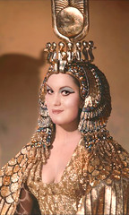 Helena-Reet transformed into Cleopatra