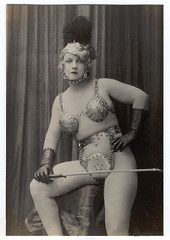 costume02-1920