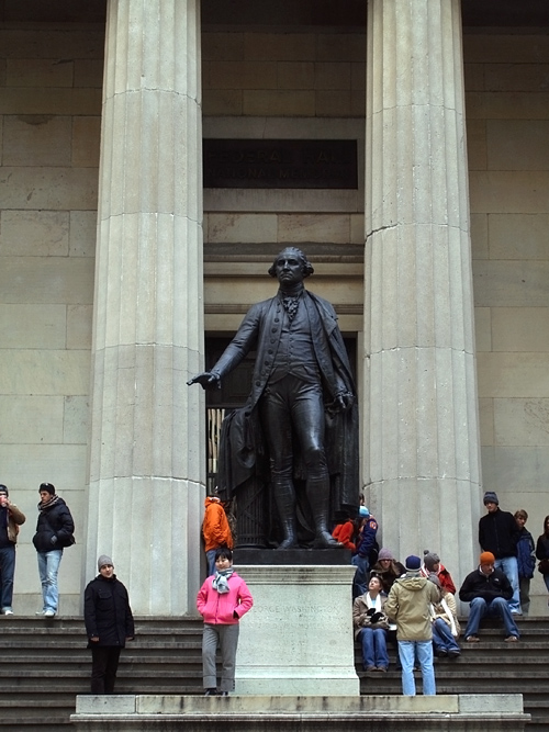 sculpture of George Washington