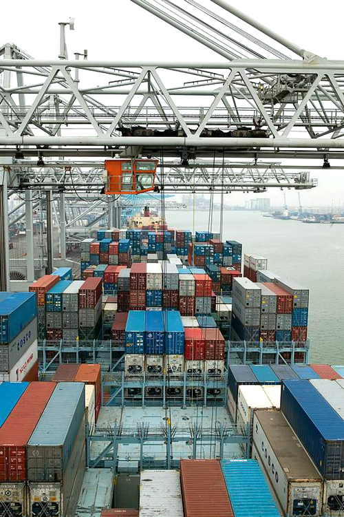 404229597 1c36193169 o Inside the Largest Crane and Container Ships 