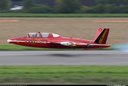 469534497 e7600b9c3e Formula One Car Spyker F8 VII takes on F 16 Fighter Jet