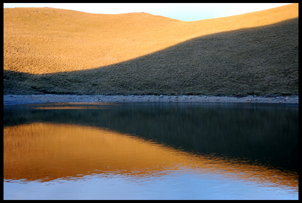 清晨的嘉明湖