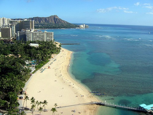 the best view of Honolulu from the 31st floor of the Rainbow Tower in the Hilton Hawaiian Village