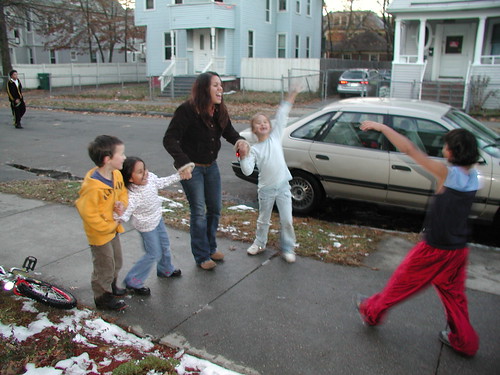 Kids playing on a Springfield street. Photo by H Brandon