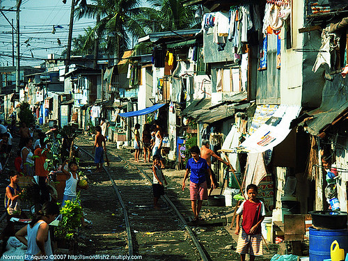 What are the causes of poverty in the Philippines?