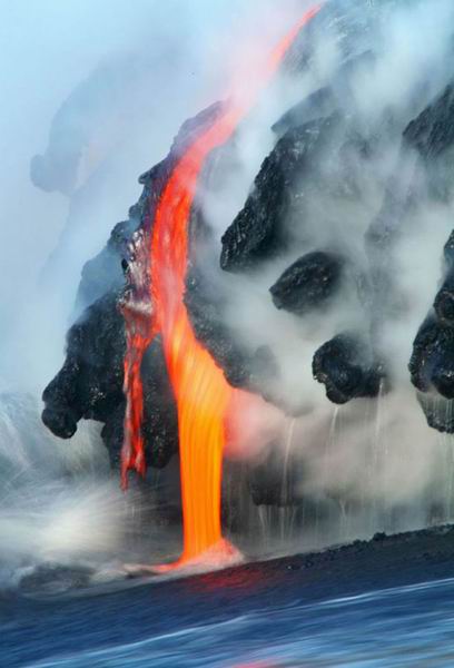 422519368 a3cdc4b1e4 o Danger and Beauty of Hawaiian Volcanoes