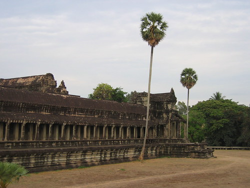 Angkor wat exterior