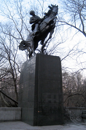 NYC - Central Park: Bolivar Plaza - José Martí statue por wallyg.
