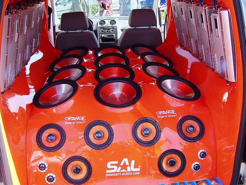 beautiful full sound system for car