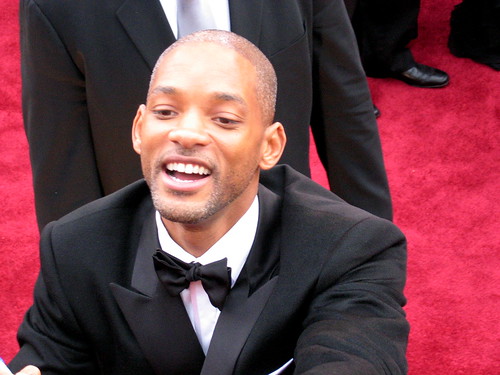 will smith wife red carpet. Will Smith tends to the fans