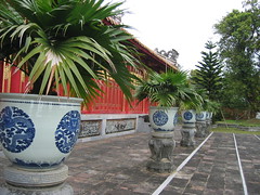 Row of pots, Hue