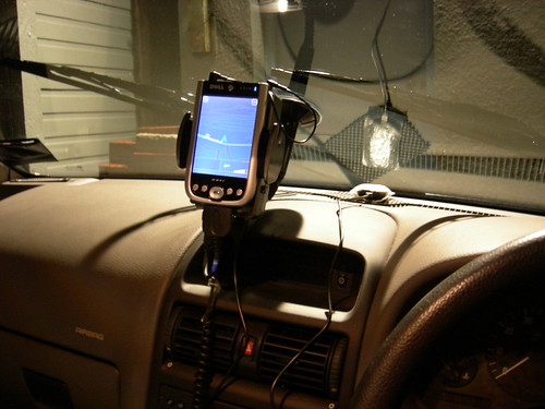 Arkon powered mount sited in car, night colours