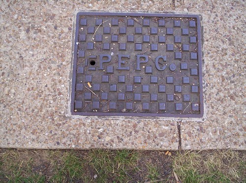 Pepco manhole cover, 4th St. NW on National Mall