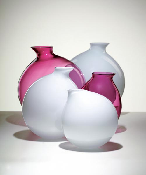 Vaza 1, 2, 3, 4 (Urns) by Anna Torfs