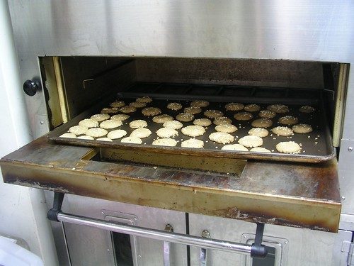 烘烤咖啡小餅的烤爐@永和救國團兒童烘焙班