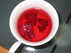 Hibiscus sabdariffa L. tea 玫瑰茄 by Rita's desk