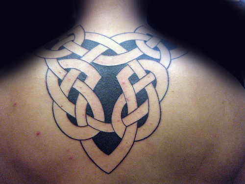 tattoos en la espalda. espalda Pupa Tattoo