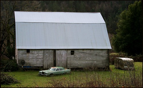 barn and car2