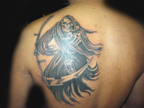 Pupa Tattoo Granada · tatuaje santa muerte Pupa Tattoo Granada 