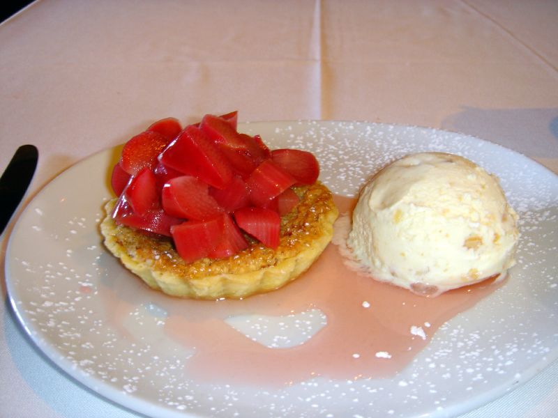Warm almond tartlette with rubarb and marcona almond ice cream