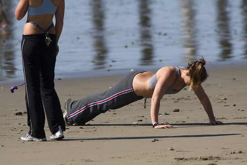 Haciendo ejercicio en la playa
