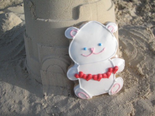 Sand castle cookie bear