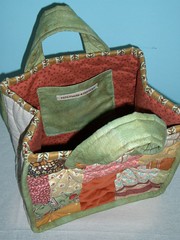 Quilted flower bag - lining par PatchworkPottery