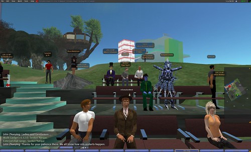 The crowd to watch Mitch Kapor's keynote at the Life 2.0 conference in Second Life